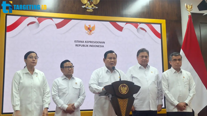 Presiden Prabowo Subianto resmi menetapkan kenaikan upah minimum nasional tahun 2025 atau UMP 2025 sebesar 6,5%.