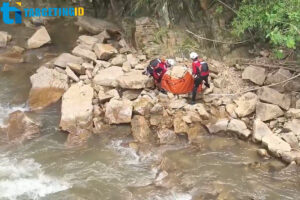 Nenek Korban Banjir Bah di Mamasa Ditemukan, Cucunya Masih Hilang