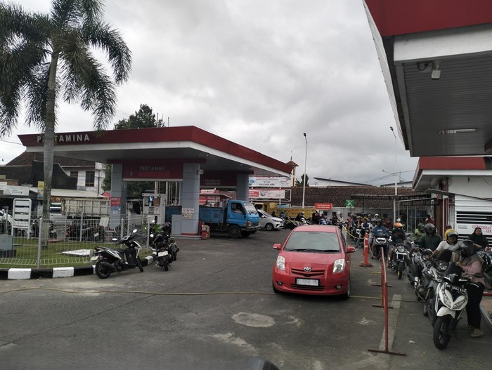 Pertamina Pastikan Pasokan BBM di Jember Aman, Antrean SPBU Mulai Terurai