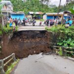 Dua Hari Diguyur Hujan Lebat, Jembatan Antarkecamatan di Lumajang Putus Total