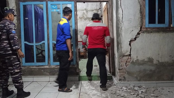 Puluhan Rumah Terdampak Gempa 5,7 di Wilayah Situbondo