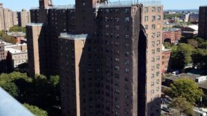 Gedung Tinggi di New York Ambruk Sebagian, 20 Lantai Terdampak